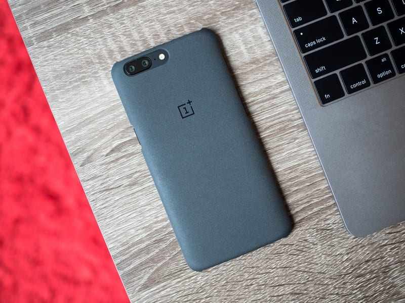 oneplus 5 sandstone case table 2