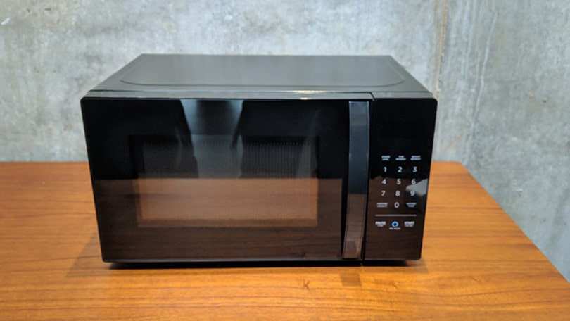 608708 hands on with amazon s alexa powered microwave 147de811efa53315fce70dd3e1b1eac65 min