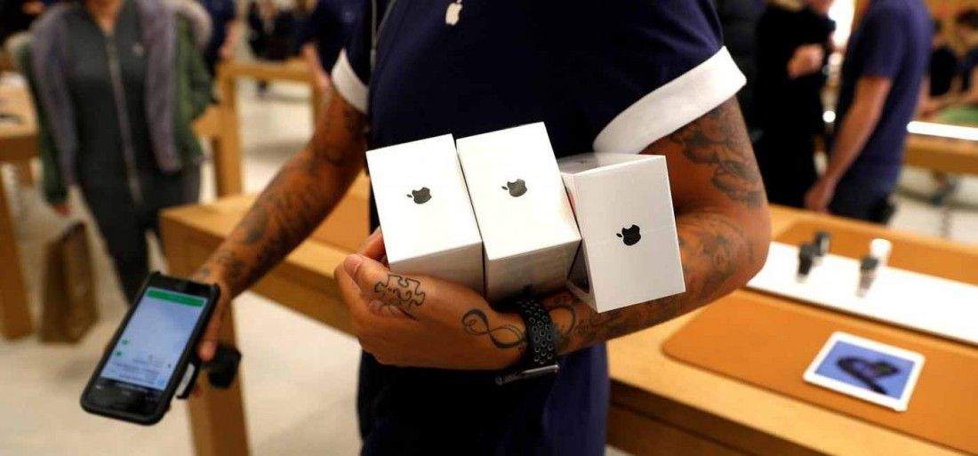 two chinese students scammed apple of rs 6 25 cr with fake iphones 1400x653