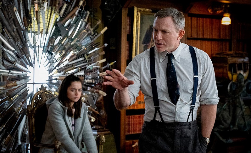 Daniel Craig and Ana de Armas in Knives Out 2019
