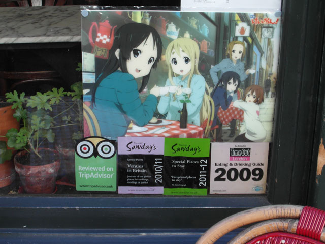 K-On! -- Una delle doppiatrici visita le location del film 2 Troubadour window