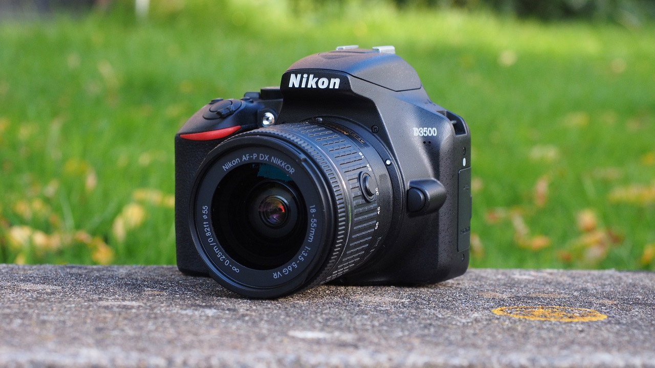 Nikon D3500 e D5600 fuori produzione