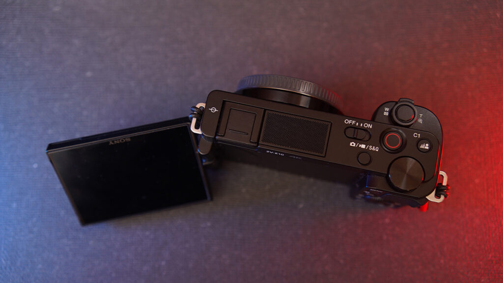 Sony ZV-E10 recensione fotocamera mirrorless vlog