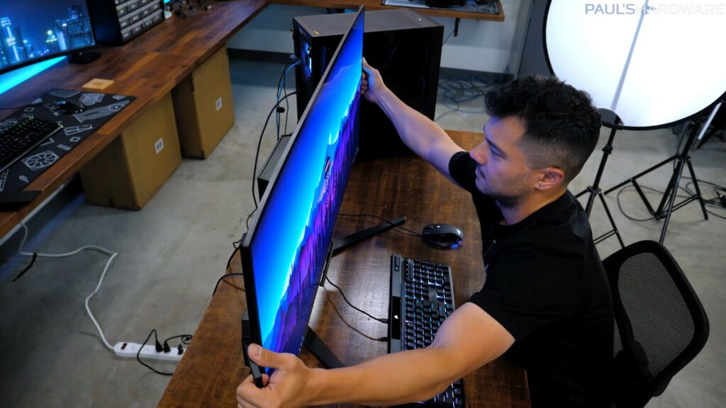 Corsair monitor curva Xeneon Flex gaming curvo piatto