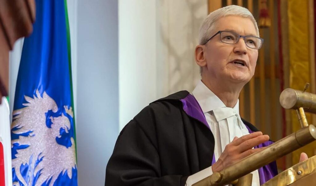 tim cook napoli