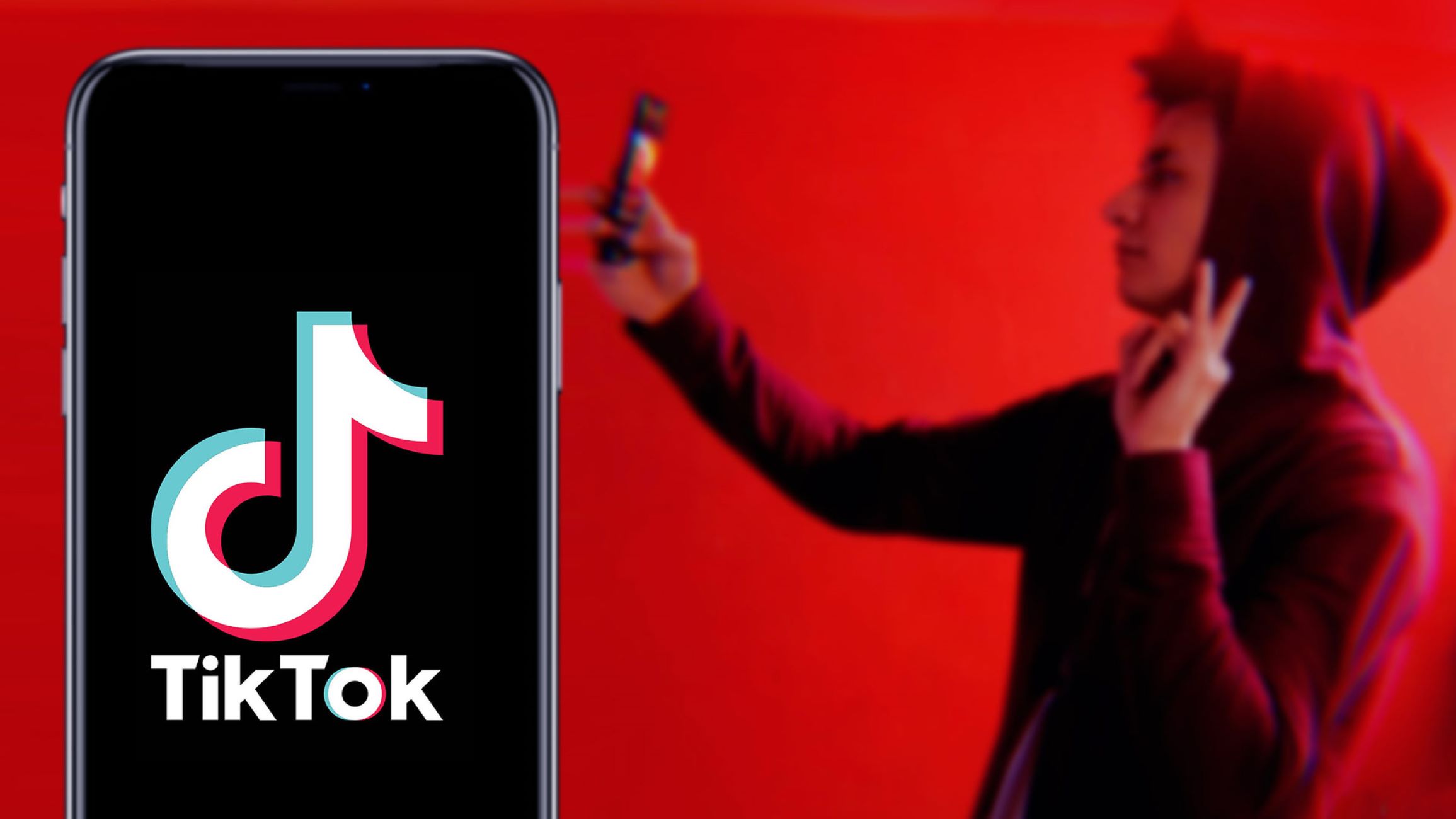 TikTok: influencer riprendono sconosciuti per strada