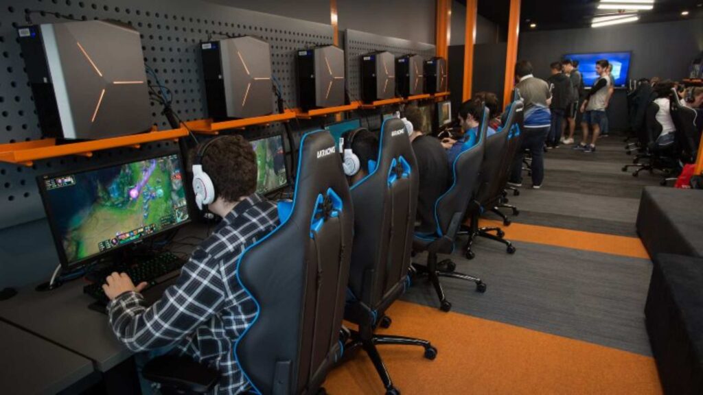 university esports program australia qut 1 1