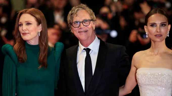 May December: il regista Todd Haynes insieme a Natalie Portman e Jualianne Moore