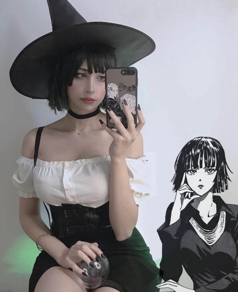 One Punch Man, Fubuki è vestita come una strega in questo fantastico cosplay 2 One Punch Man Fubuki Halloween