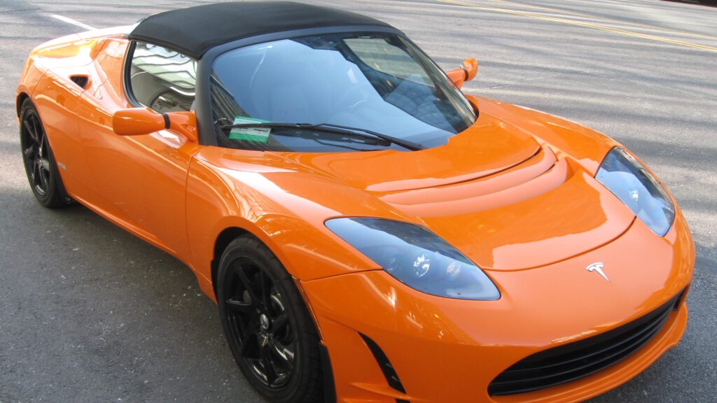 Tesla Roadster sportiva