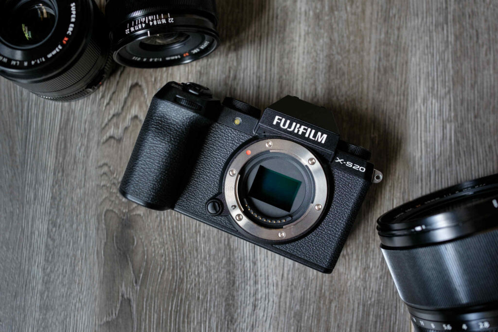 Fujifilm X-S20 mirrorless annuncio