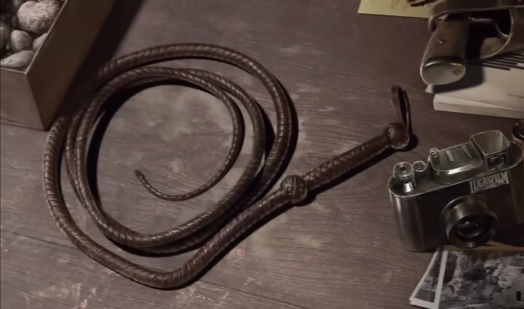 la frusta di Indiana Jones, mostrata nel teaser trailer