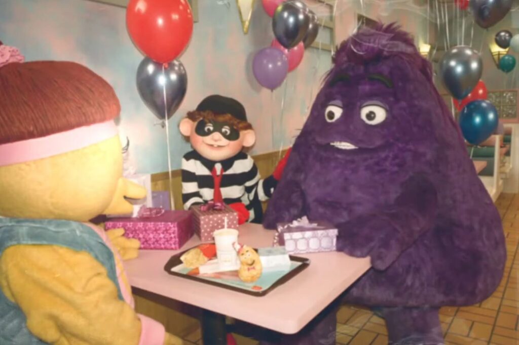 Grimace al suo compleanno