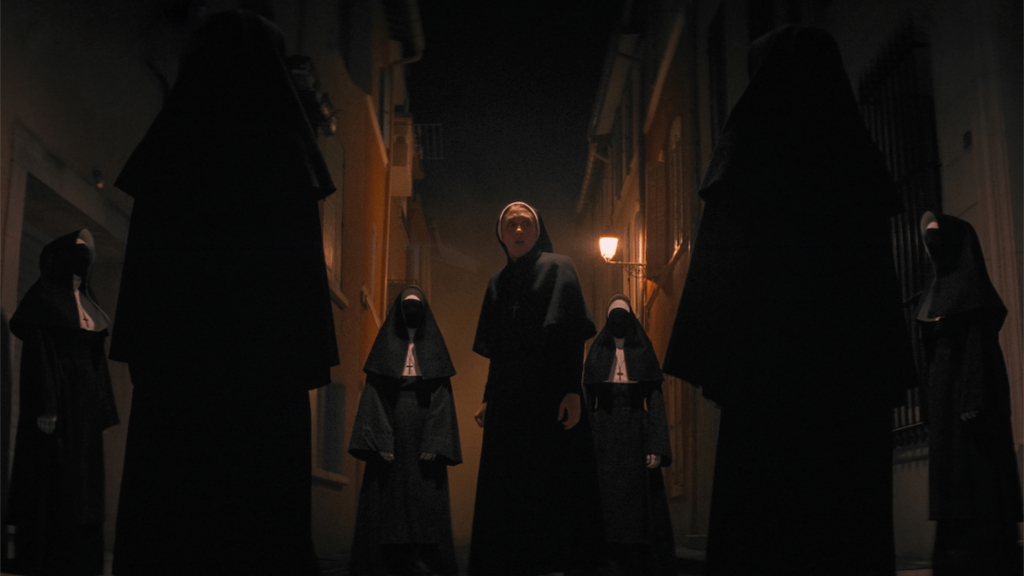 Una scena tratta da The Nun 2