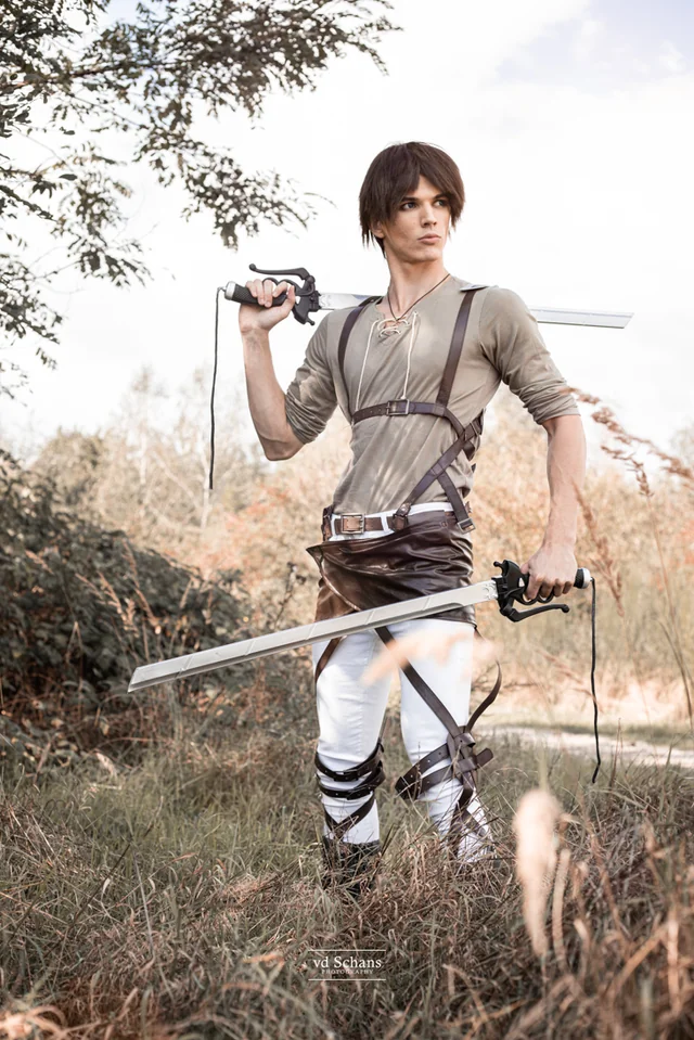 l'attacco-dei-giganti-cosplay-eren-jaeger