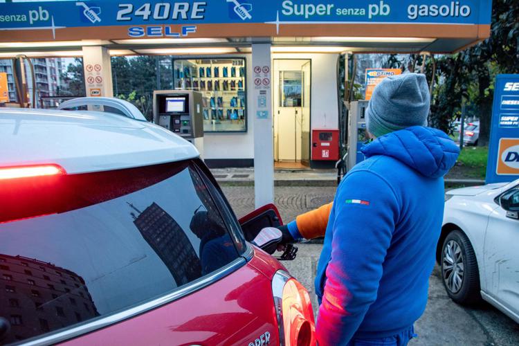 benzina distributore inverno fg 1