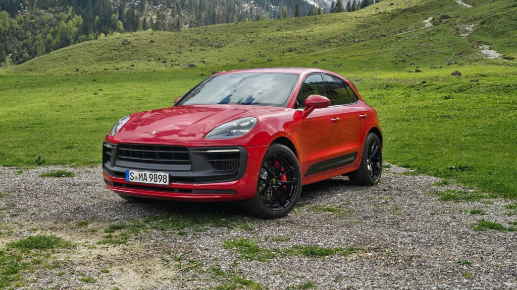 Porsche Macan SUV Rossa