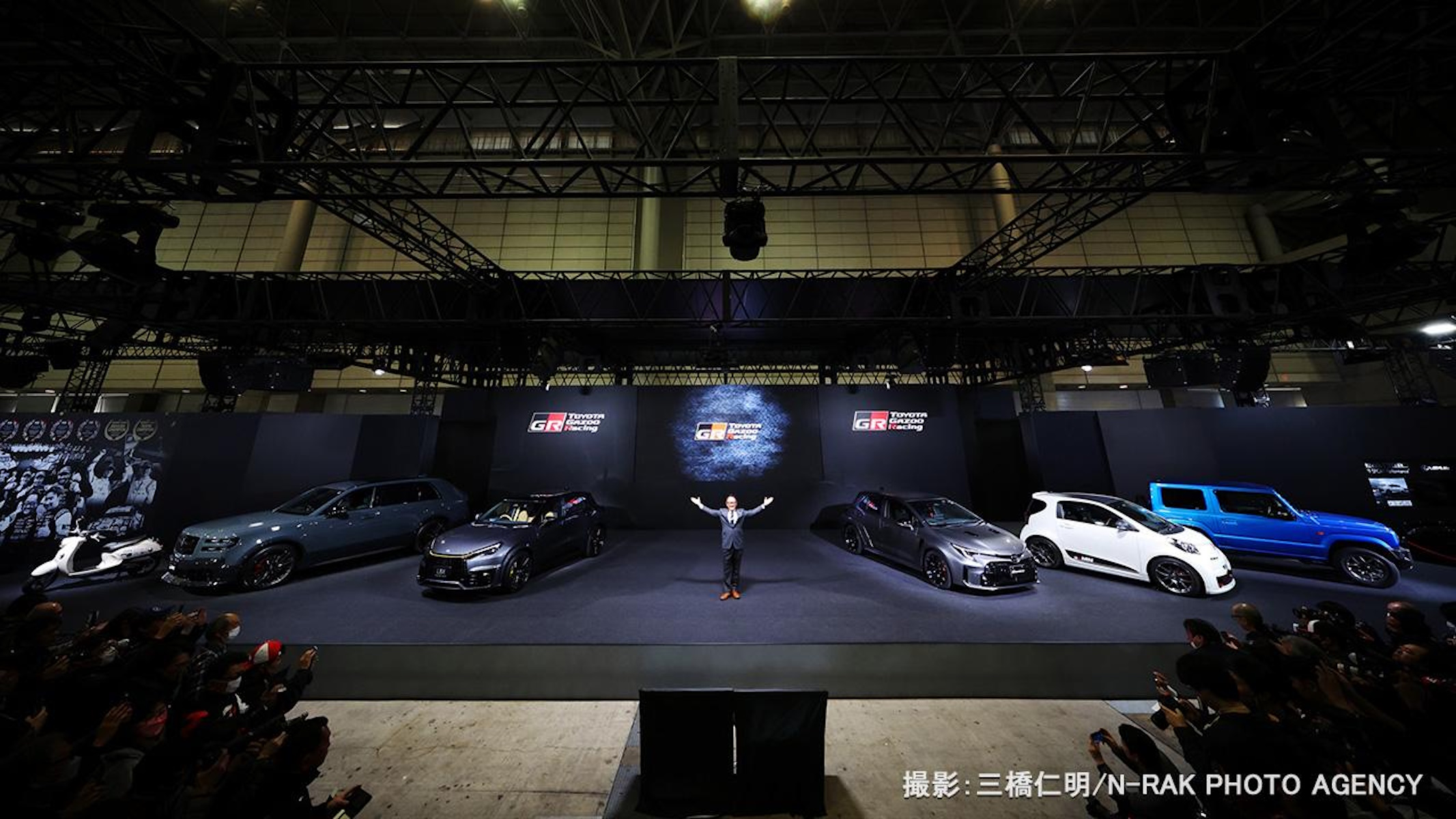 Salone di auto Toyota con il presidente Akio Toyoda