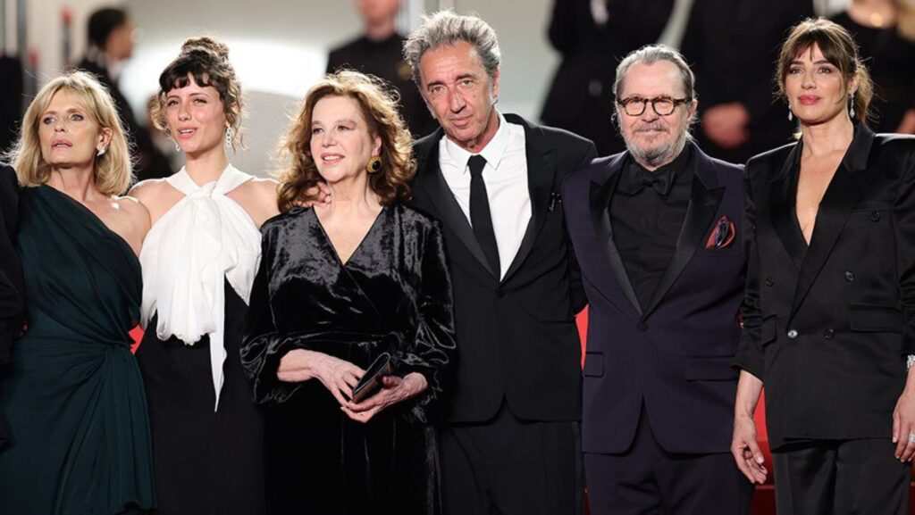 Parthenope: standing ovation di 10 minuti a Cannes per il nuovo film di Paolo Sorrentino! 1 Parthenope