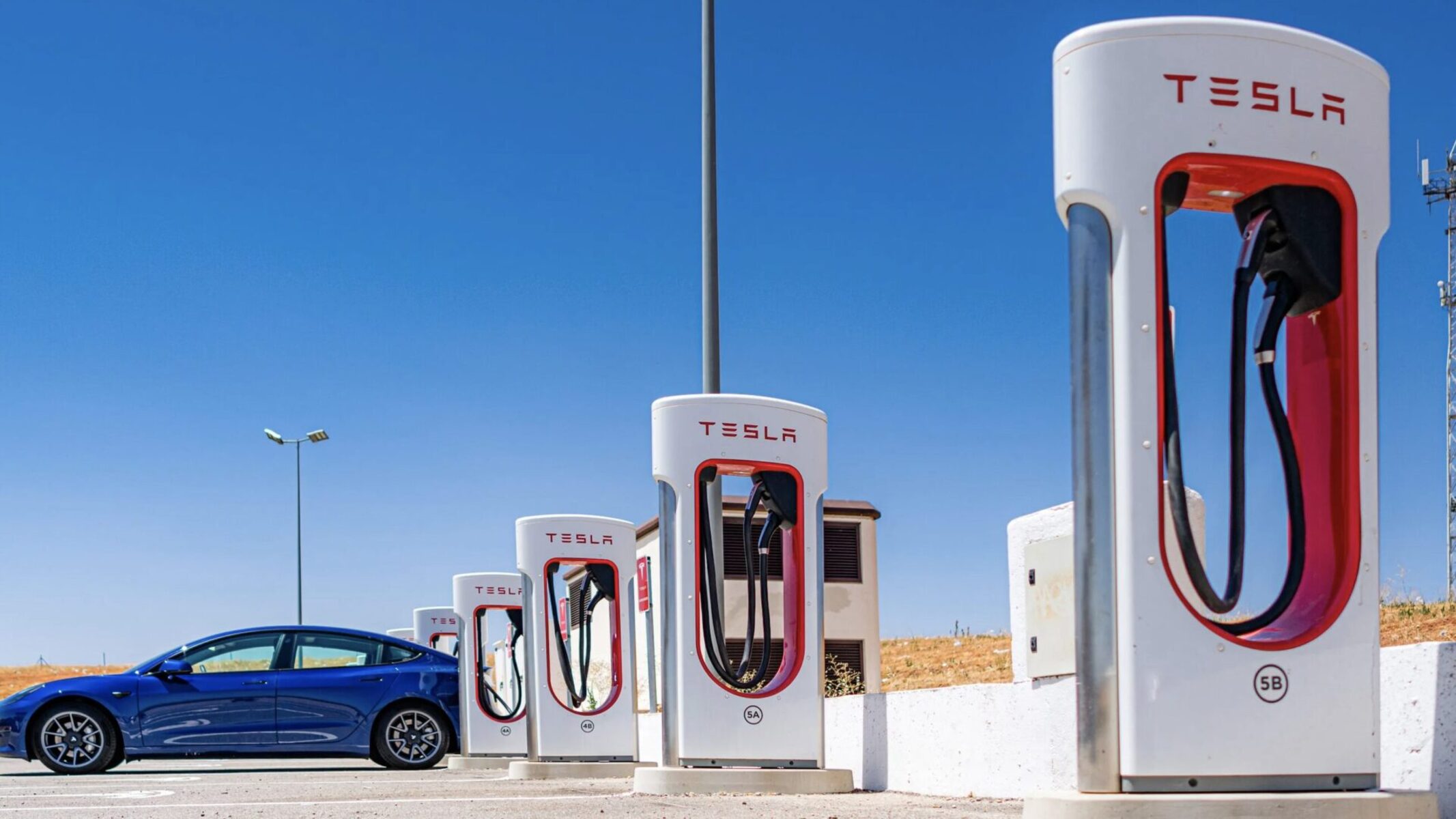 Tesla auto elettriche