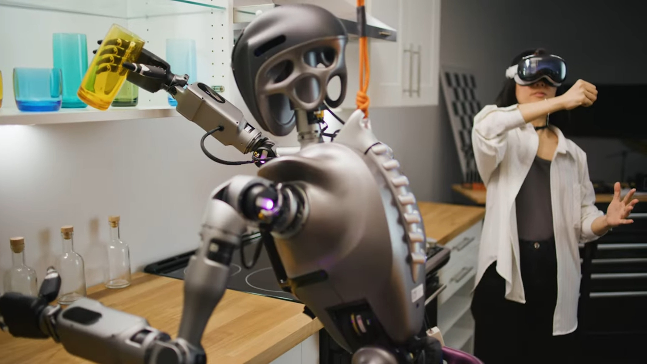 Apple, robot umanoidi addestrati tramite vision pro