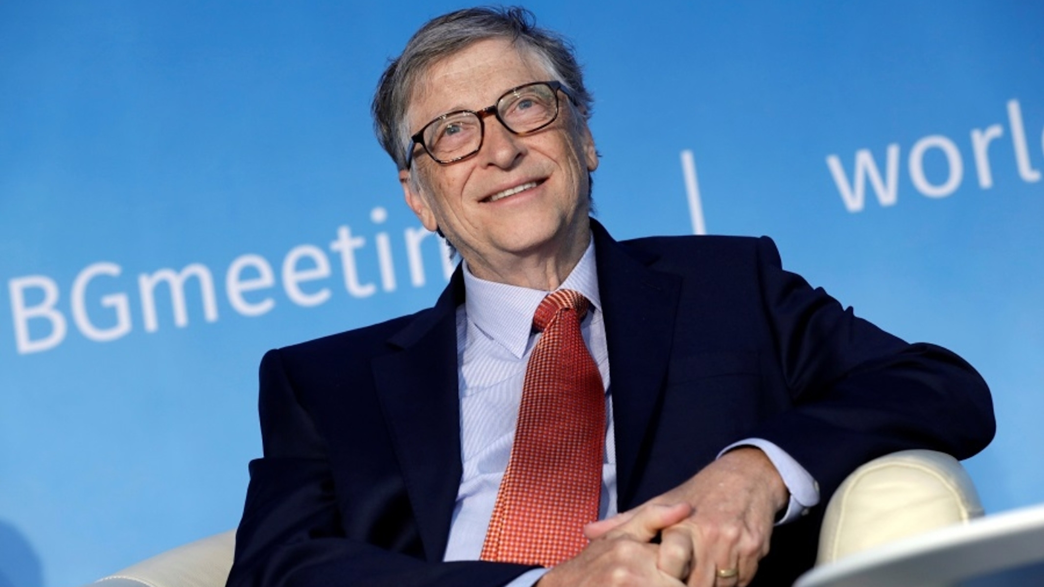 Bill Gates sorridente per l'Africa