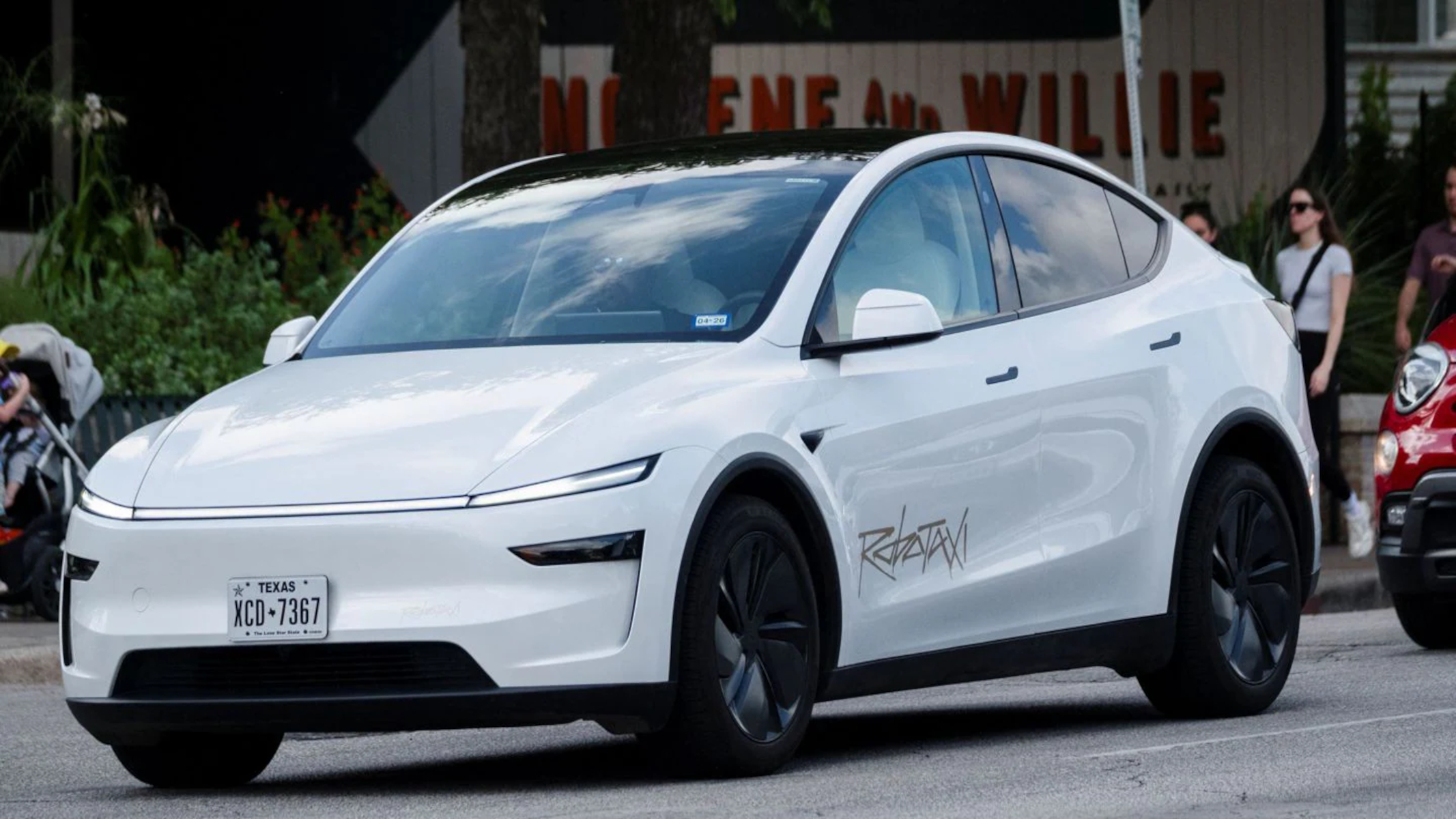 Robotaxi tesla ad austin