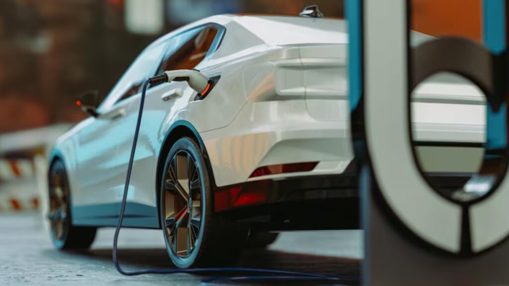 mercato auto elettriche italia