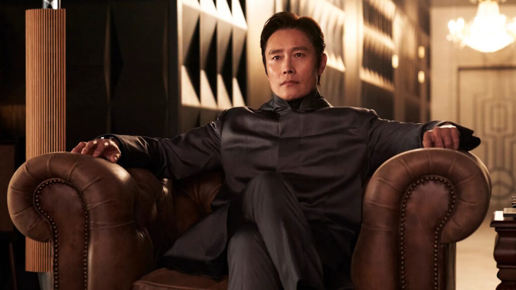 Squid Game - Stagione 3: Lee Byung-hun svela i motivi dietro il gesto umano del Front Man 1 squid game s3 lee byung hun