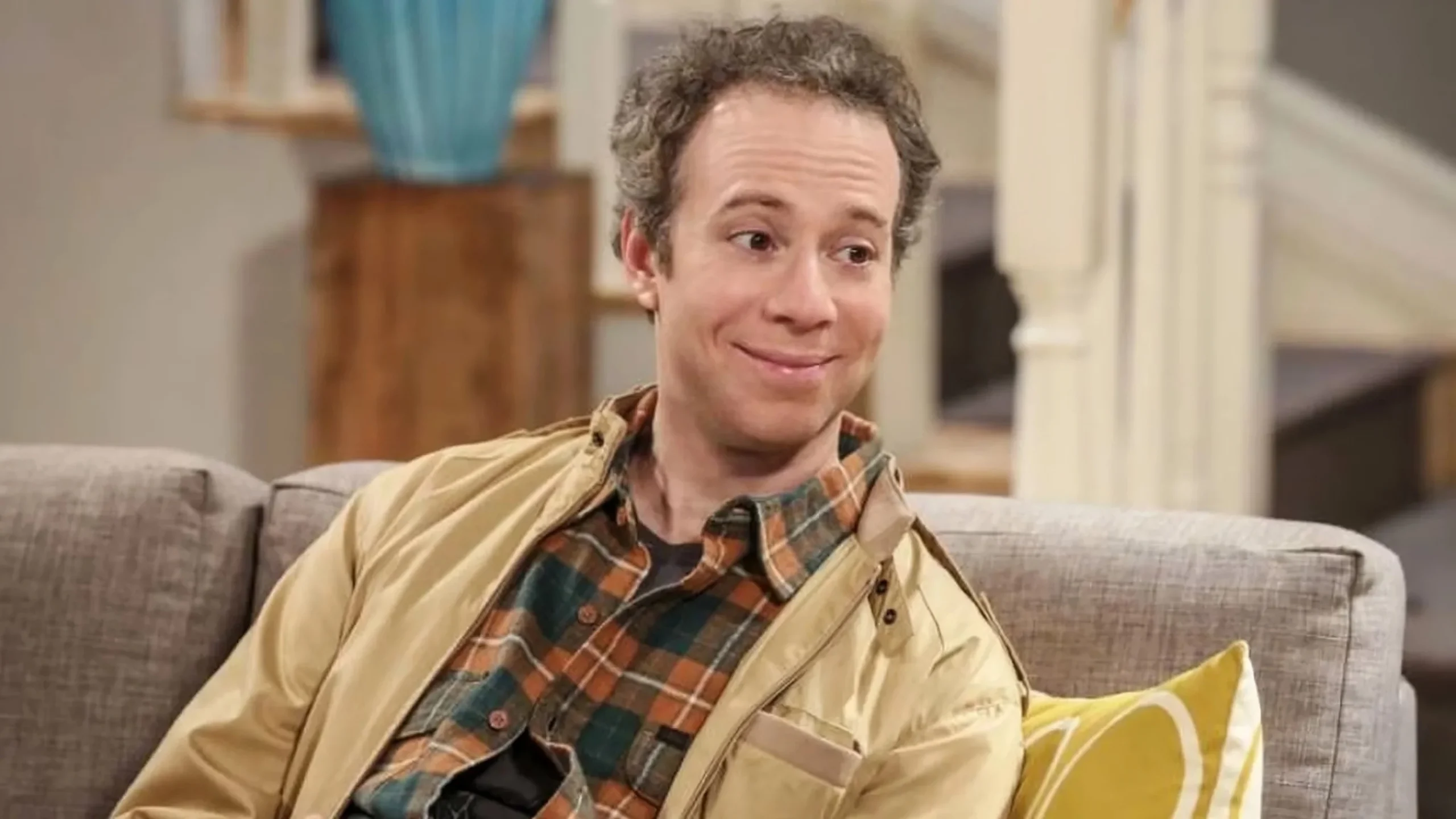 Stuart Fails to Save the Universe: lo spin-off surreale di The Big Bang Theory che era stato predetto 13 anni fa