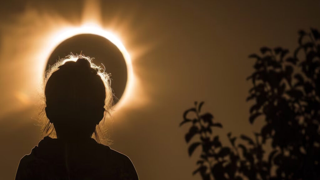 Eclissi solare da record: E' prevista per agosto del 2027 con una durata di 6 minuti e 23 secondi 2 vedere eclissi solare