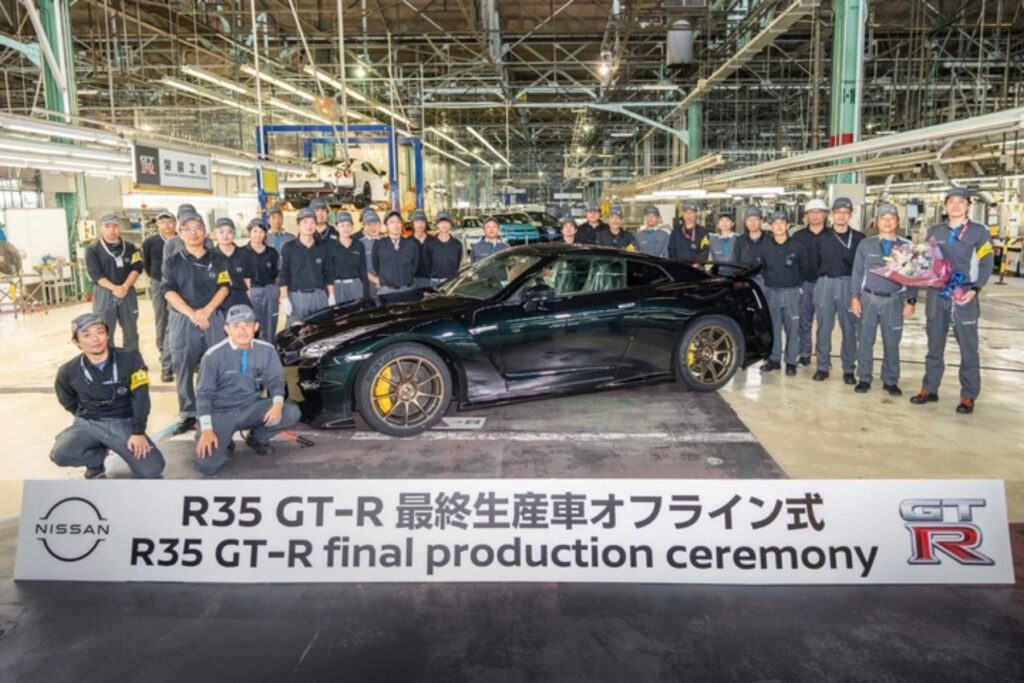 Addio alla Nissan R35 GT-R: è stato prodotto l'ultimo esemplare della leggendaria auto sportiva 2 Nissan