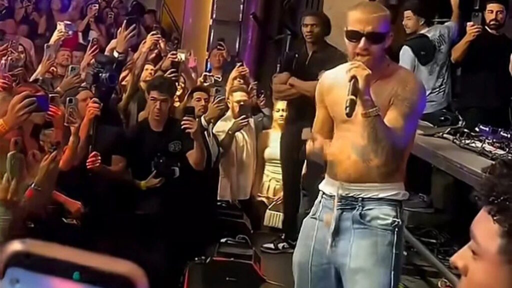Un club di Las Vegas accoglie Justin Bieber, ma è un falso che ha ingannato pubblico e DJ 2 falso justin bieber las vegas