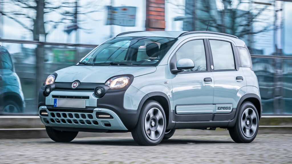 Le classifiche delle auto più vendute in Italia per alimentazione ad Agosto 2025: la Fiat Panda domina ancora 1 fiat panda hybrid