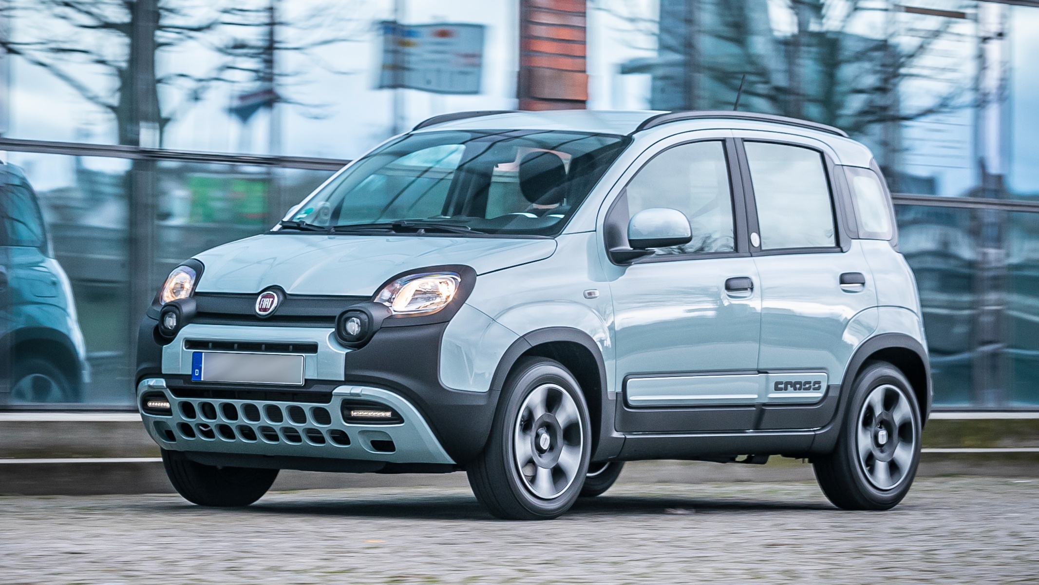 La fiat panda ibrida tra le auto più vendute in italia